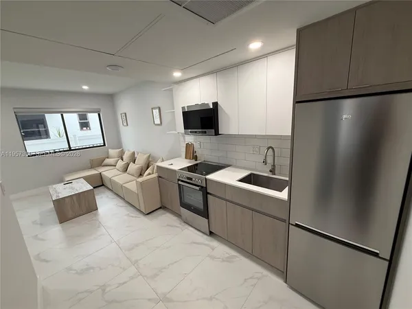 $2,575 | 944 Jefferson Avenue, Unit 7, Miami Beach, FL 33139
