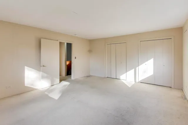 $249,900 | 221 Heine Avenue, Elgin, IL 60123