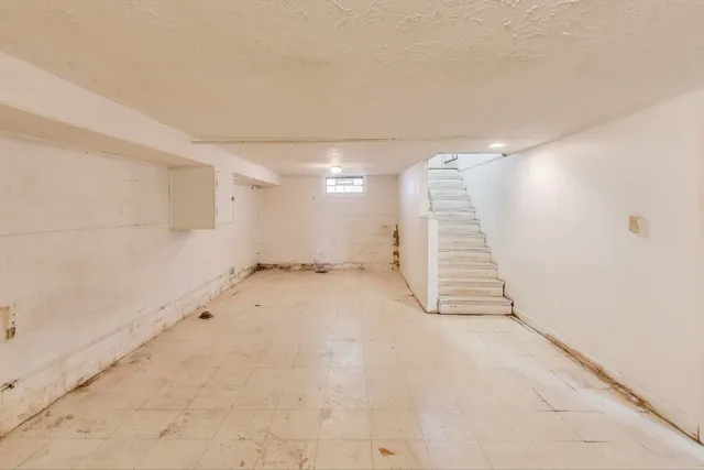 $249,900 | 221 Heine Avenue, Elgin, IL 60123