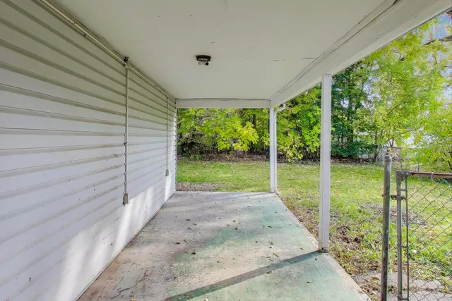 $249,900 | 221 Heine Avenue, Elgin, IL 60123