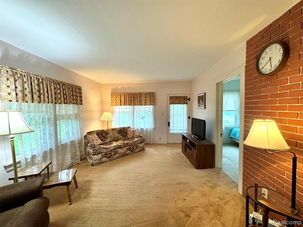 1141 South Oak Road Davison, MI 48423 - Photo 8 of 34