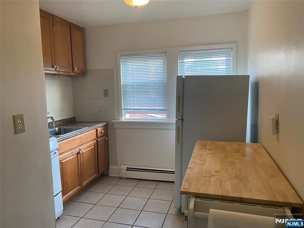 130 Hazelton Street, Unit 2 Ridgefield Park, NJ 07660 - Photo 4 of 9