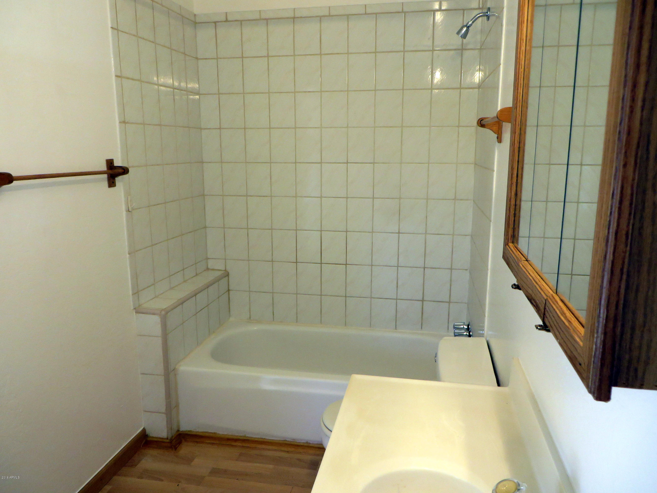 18404 Weaver Mountain Road Peeples Valley, AZ 86332 - Photo 26 of 54 Spacious Bath