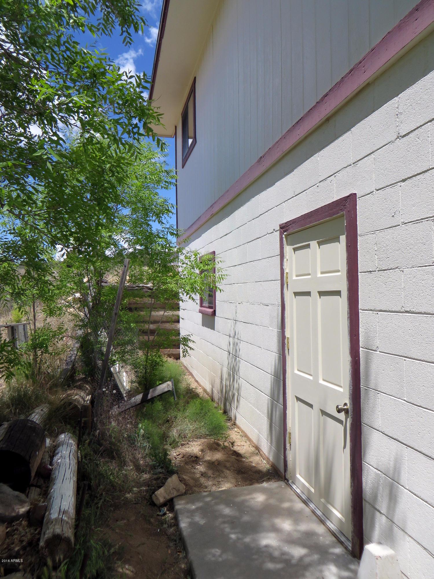 18404 Weaver Mountain Road Peeples Valley, AZ 86332 - Photo 51 of 54 South Side looking toward back yard