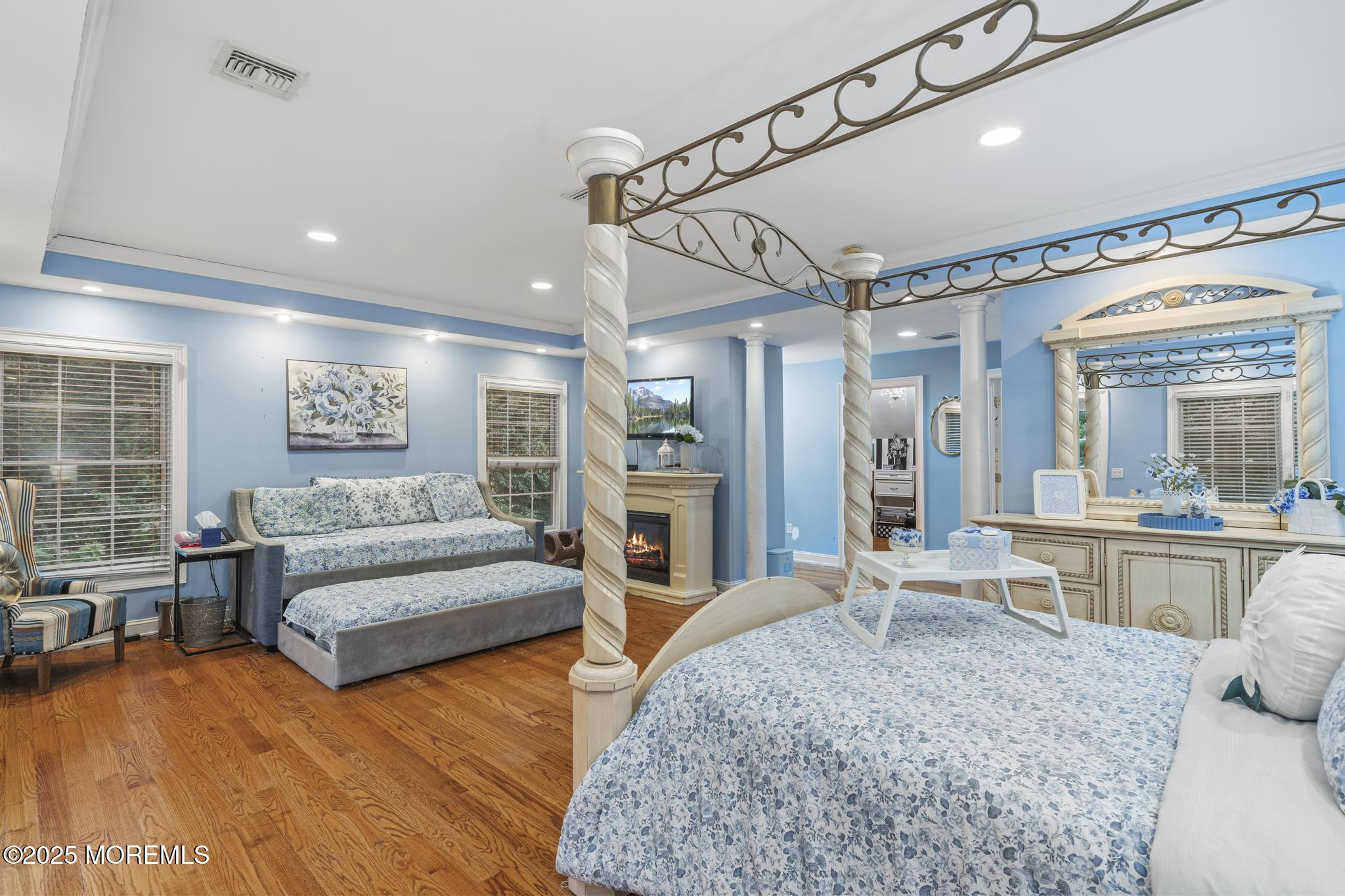 33 Harbor Road Morganville, NJ 07751 - Photo 28 of 49 a living room with furniture and a large window