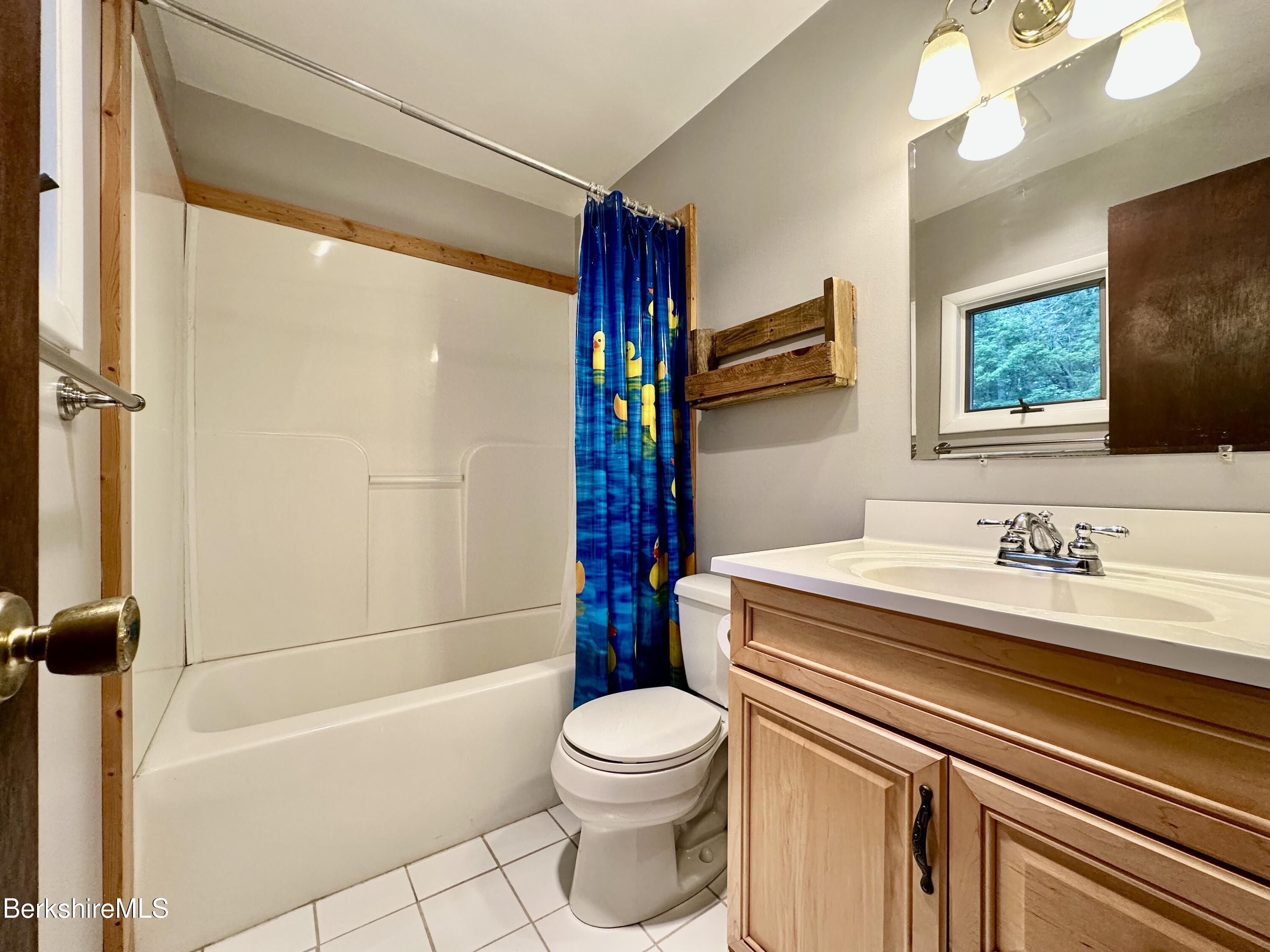 809 Leonhardt Road Becket, MA 01223 - Photo 31 of 36 Guest bath