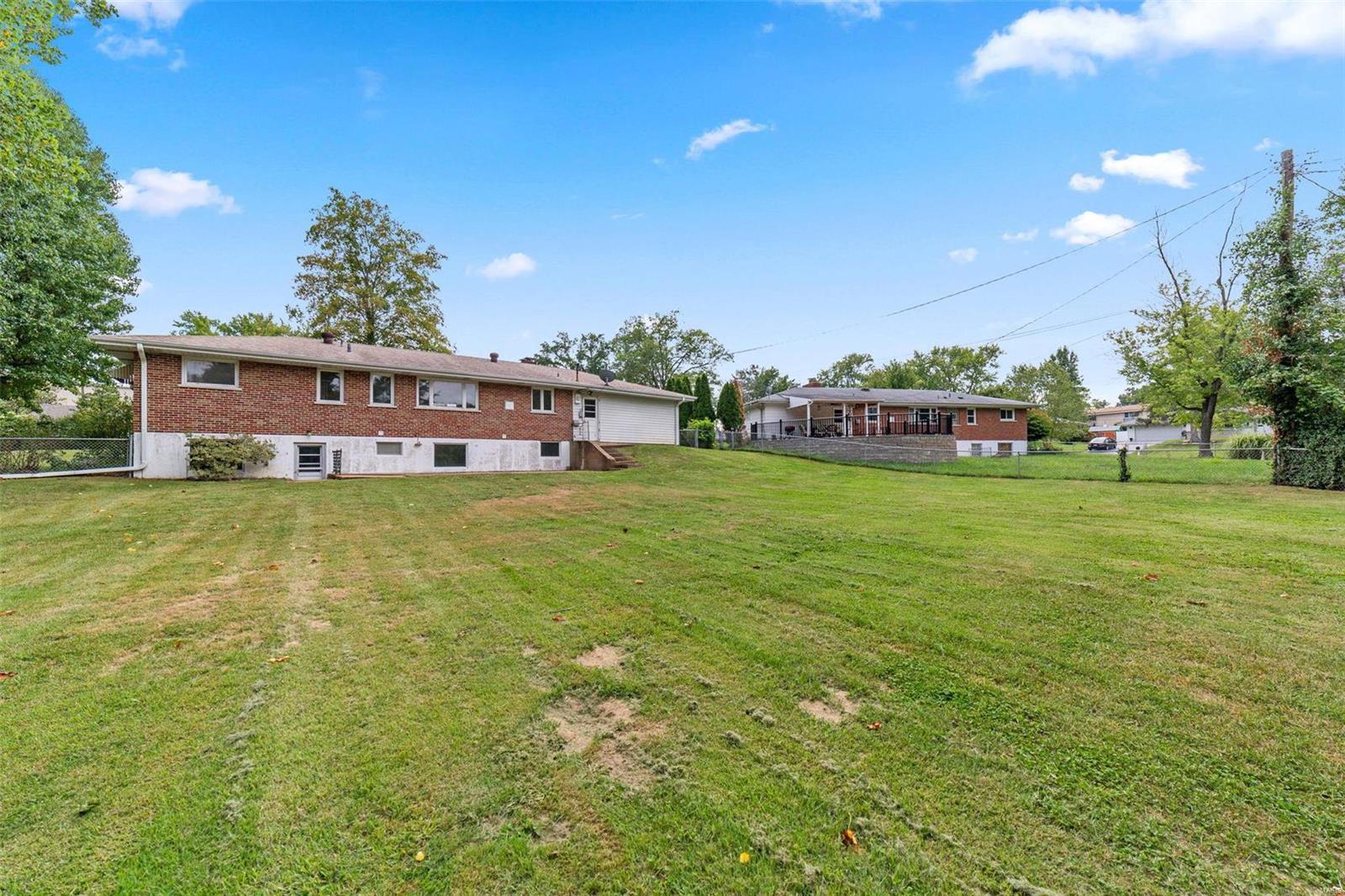 142 Romine Circle Ballwin, MO 63011 - Photo 33 of 41