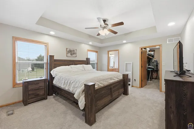 $369,999 | 4414 Southeast Gemstone Lane, Topeka, KS 66609