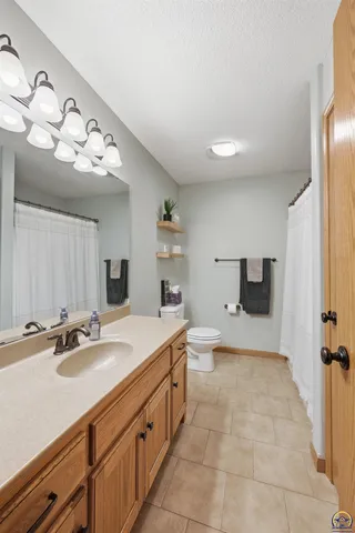 $369,999 | 4414 Southeast Gemstone Lane, Topeka, KS 66609