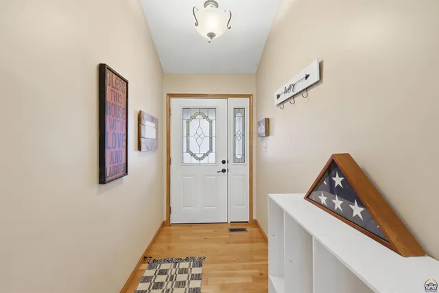 $369,999 | 4414 Southeast Gemstone Lane, Topeka, KS 66609