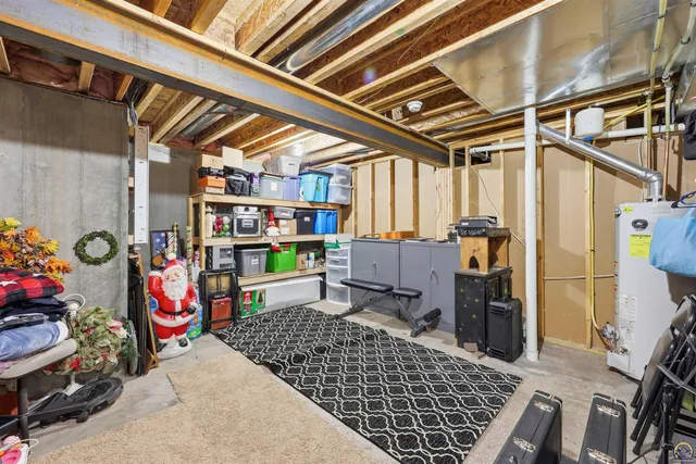 $369,999 | 4414 Southeast Gemstone Lane, Topeka, KS 66609