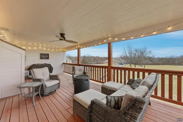 $369,999 | 4414 Southeast Gemstone Lane, Topeka, KS 66609