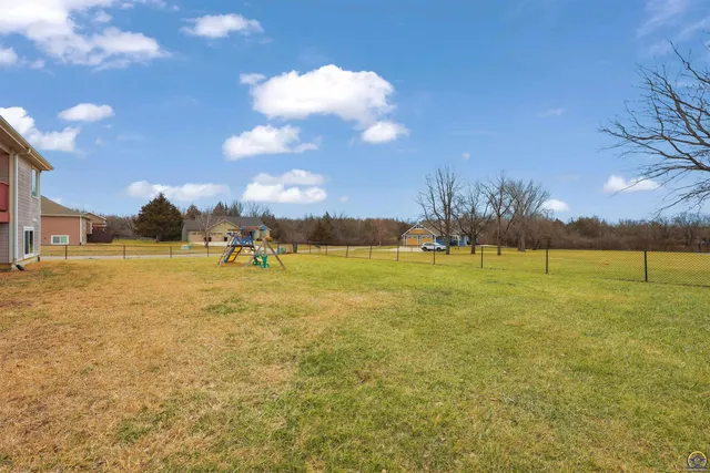 $369,999 | 4414 Southeast Gemstone Lane, Topeka, KS 66609