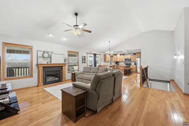 $369,999 | 4414 Southeast Gemstone Lane, Topeka, KS 66609