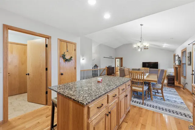 $369,999 | 4414 Southeast Gemstone Lane, Topeka, KS 66609