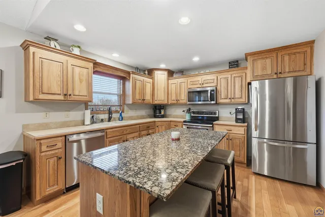 $369,999 | 4414 Southeast Gemstone Lane, Topeka, KS 66609