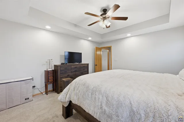 $369,999 | 4414 Southeast Gemstone Lane, Topeka, KS 66609