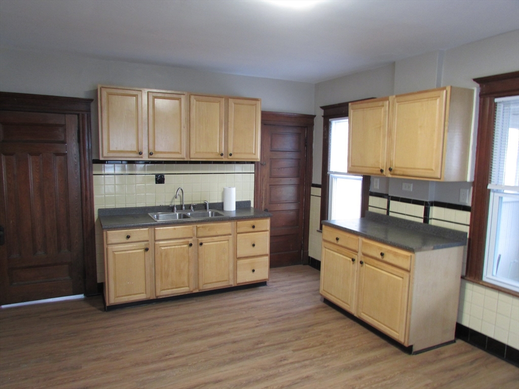 78 Prospect Street Springfield, MA 01107 - Photo 10 of 42 Gallery Image 10