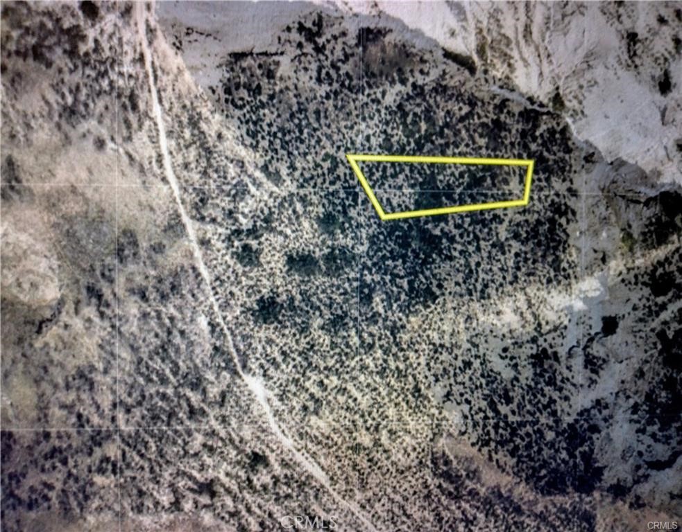 40 Hanna Simi Valley Simi Valley, CA 93063 - Photo 3 of 8 a sign that is sitting on a rock