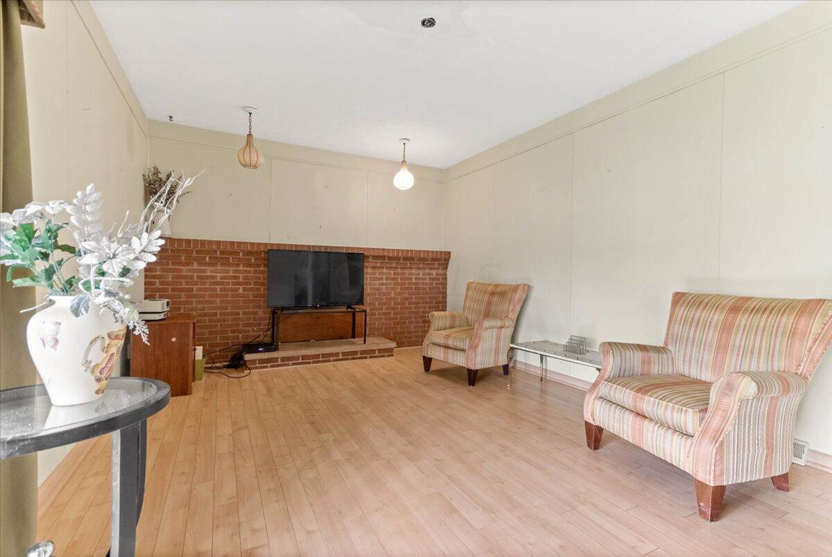 3175 Pine Valley Road Columbus, OH 43219 - Photo 12 of 25 12-Formal Living