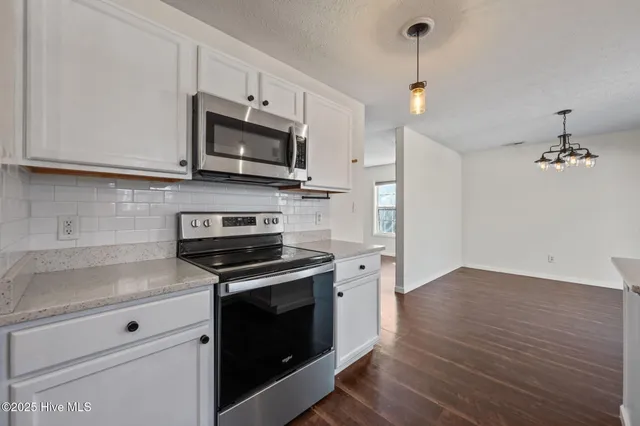 $279,000 | 122 Tanbark Drive, Jacksonville, NC 28546