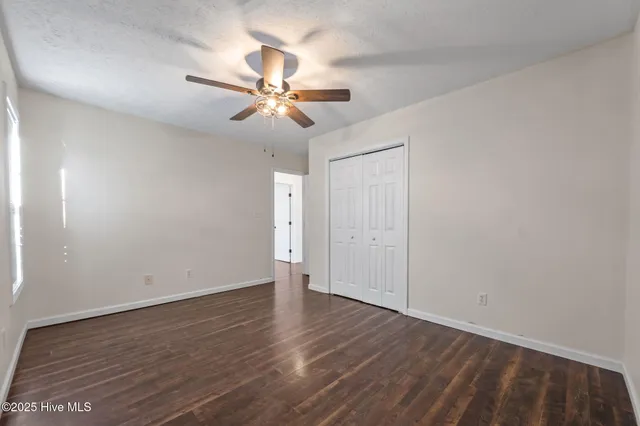 $279,000 | 122 Tanbark Drive, Jacksonville, NC 28546