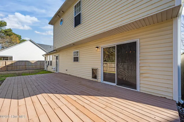 $279,000 | 122 Tanbark Drive, Jacksonville, NC 28546