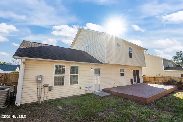 $279,000 | 122 Tanbark Drive, Jacksonville, NC 28546