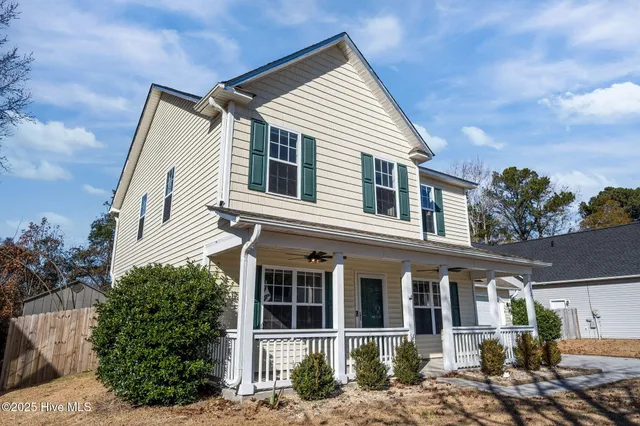 $279,000 | 122 Tanbark Drive, Jacksonville, NC 28546