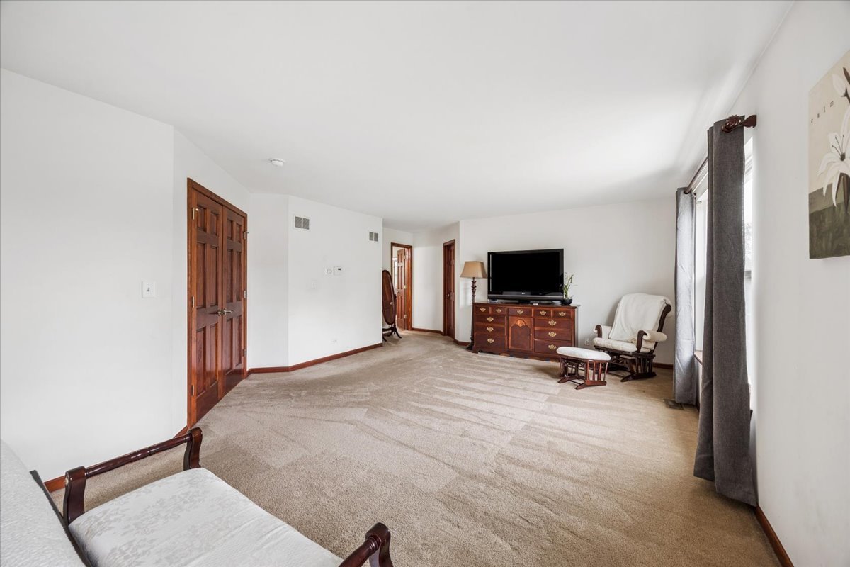 627 Mansfield Way Oswego, IL 60543 - Photo 20 of 36