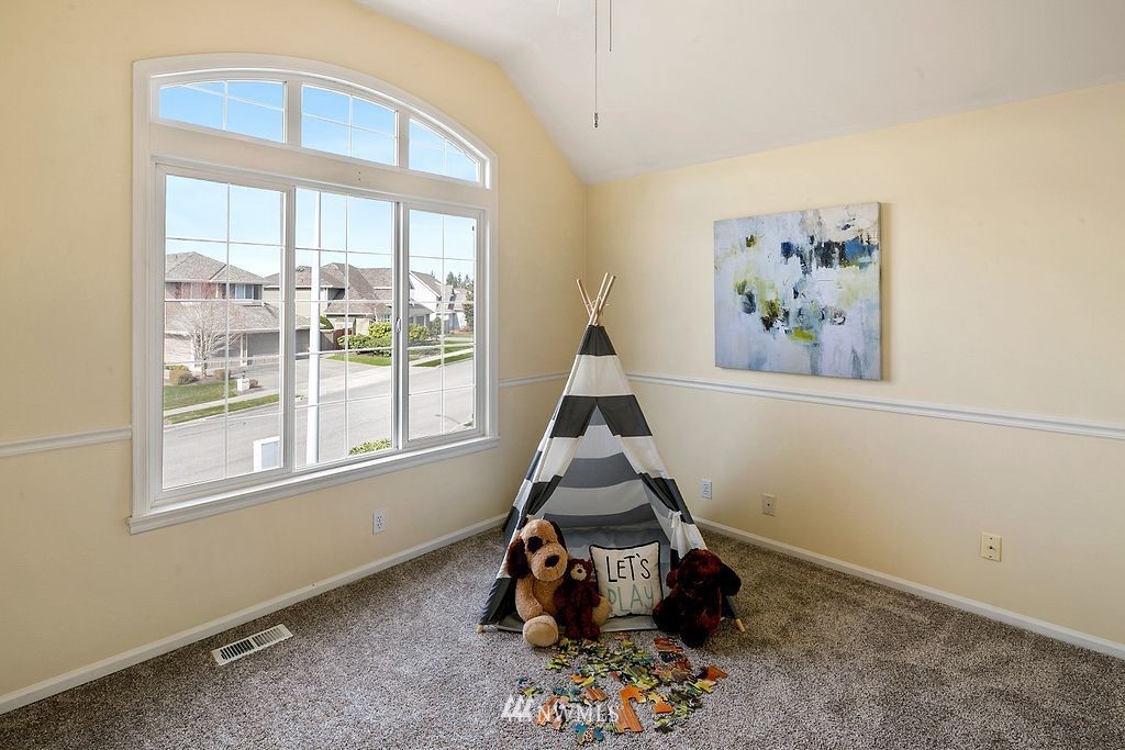 20217 29th Avenue Southeast Bothell, WA 98012 - Photo 22 of 27 Gallery Image 22