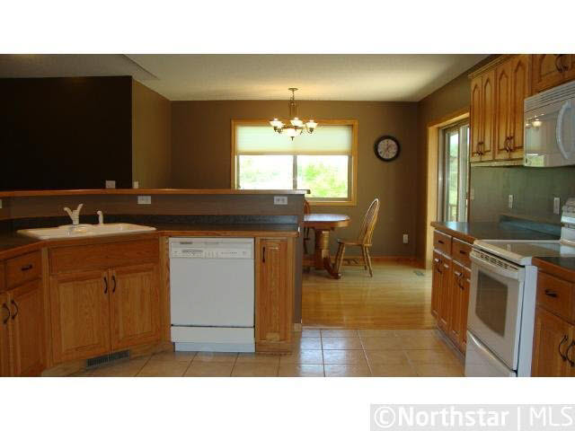 350 Sycamore Road Southeast Foley, MN 56329 - Photo 4 of 18 Gallery Image 4