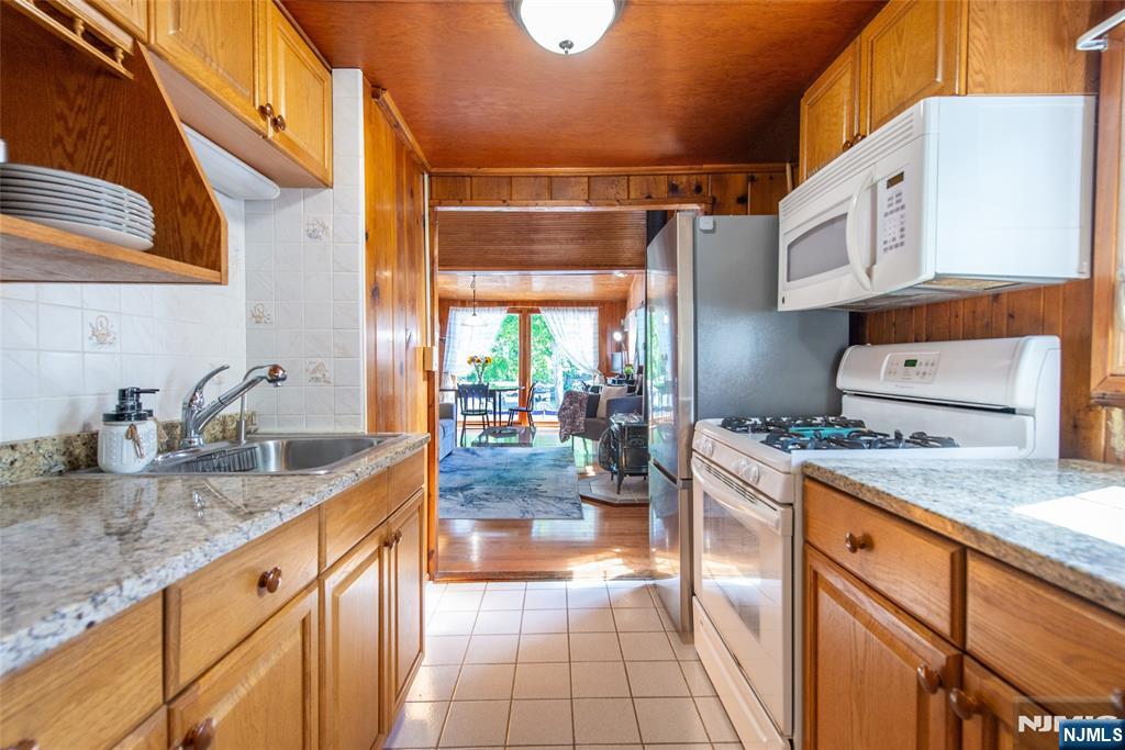 5 Sewell Road West Milford, NJ 07421 - Photo 14 of 22