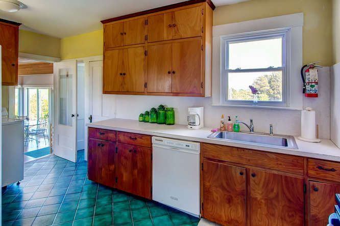 225 State Road Chilmark, MA 02535 - Photo 8 of 27 Kitchen