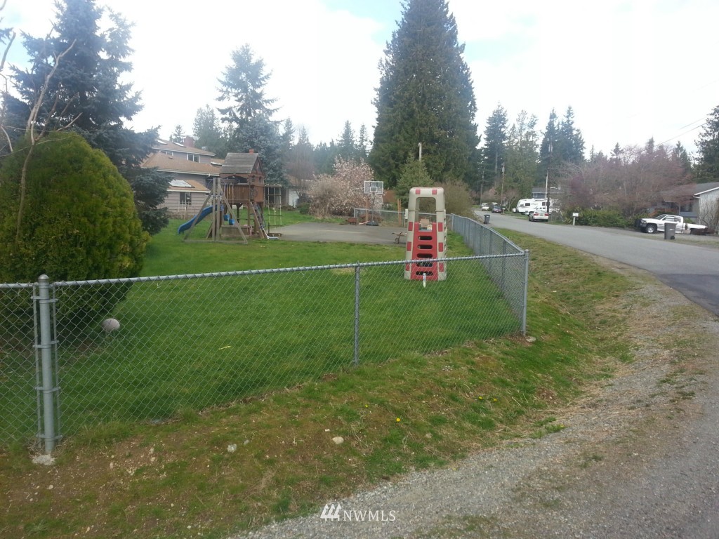 19600 2nd Avenue Southeast Bothell, WA 98012 - Photo 3 of 4 Gallery Image 3
