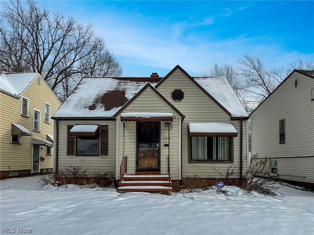 4357 Ingleside Road Warrensville Heights, OH 44128 - Photo 2 of 23