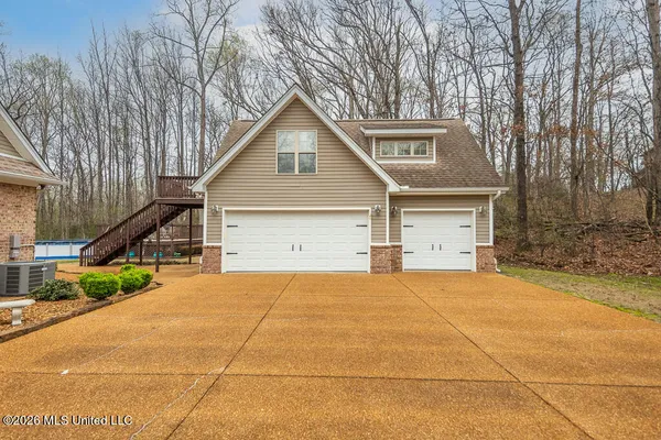 $510,000 | 2382 Oak Creek Drive, Hernando, MS 38632