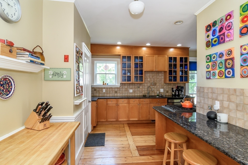 64 Park Avenue Natick, MA 01760 - Photo 11 of 35