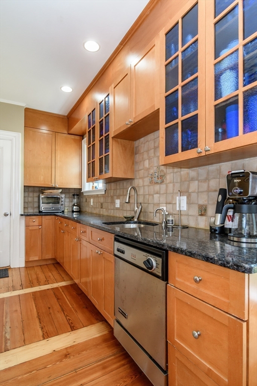 64 Park Avenue Natick, MA 01760 - Photo 14 of 35