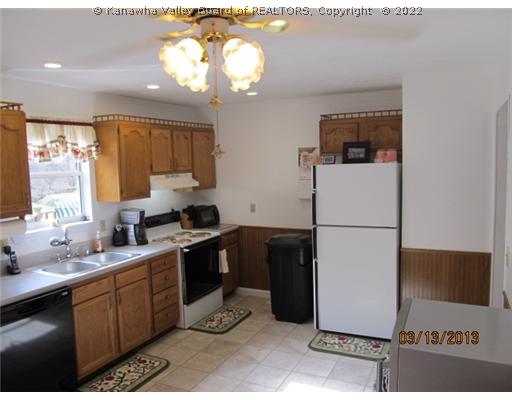 0 Rt 3 Hurricane, WV 25526 - Photo 4 of 10 Kitchen.