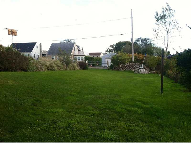 19 Middle Road Narragansett, RI 02882 - Photo 9 of 10 Exterior Back.