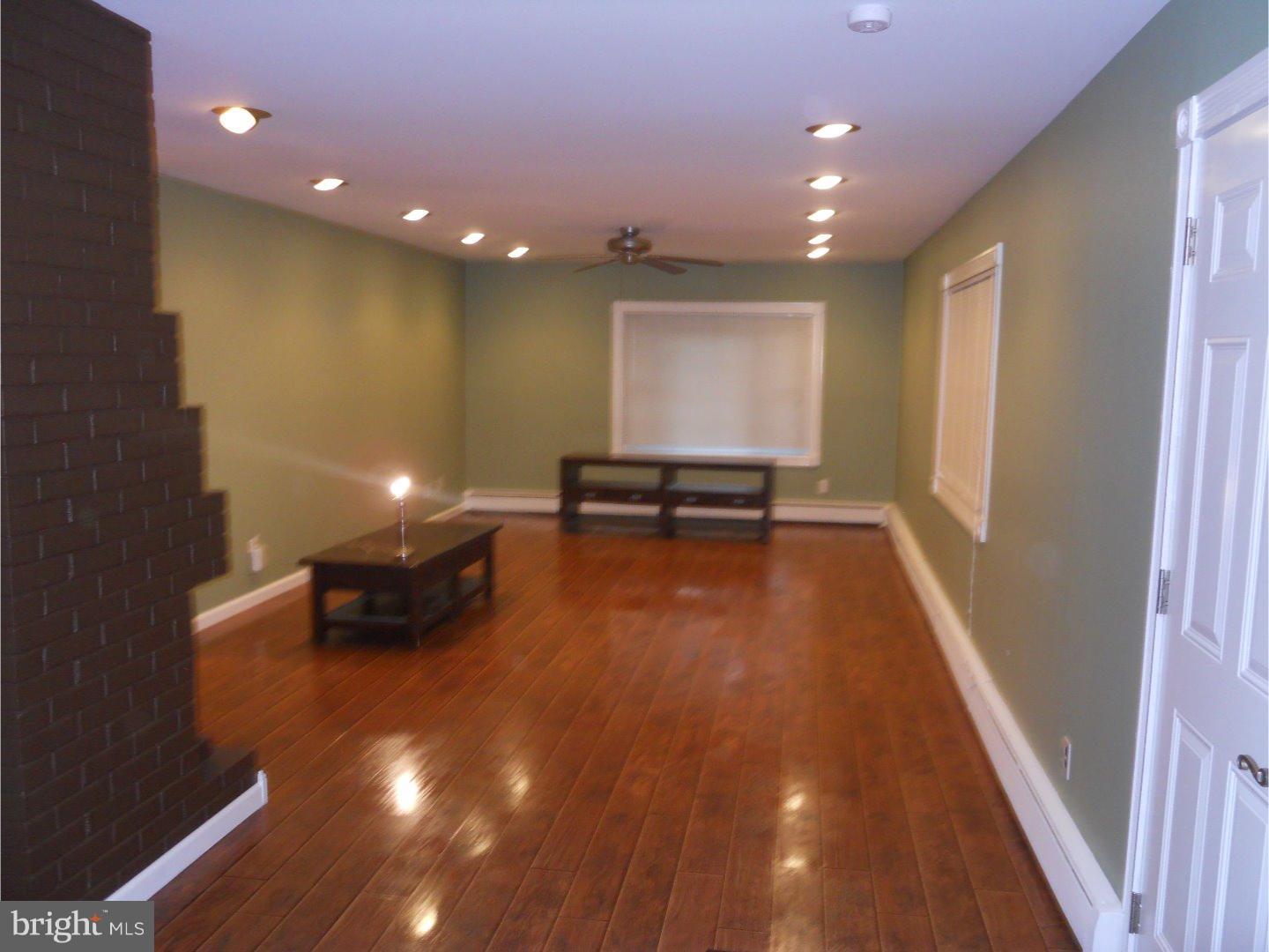 11 North Kingston Road Newark, DE 19713 - Photo 3 of 25 Living Room