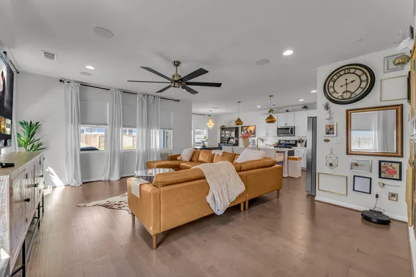 $2,500 | 306 Cold Spg Loop, Bastrop, TX 78602