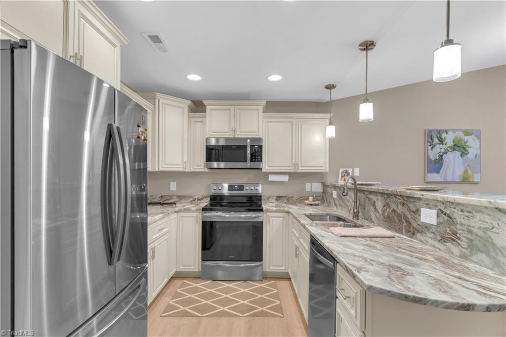 105 Oak Ridge Drive Archdale, NC 27263 - Photo 3 of 32