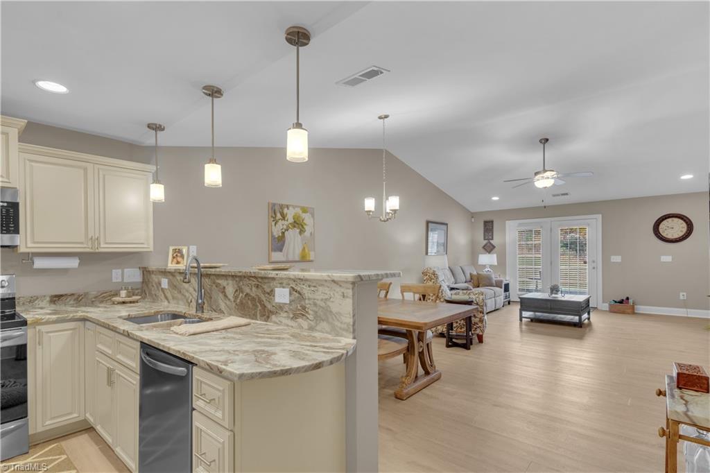 105 Oak Ridge Drive Archdale, NC 27263 - Photo 5 of 32