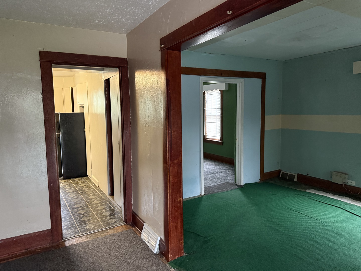 172 North East Avenue Aurora, IL 60505 - Photo 6 of 15 a view of an entryway door