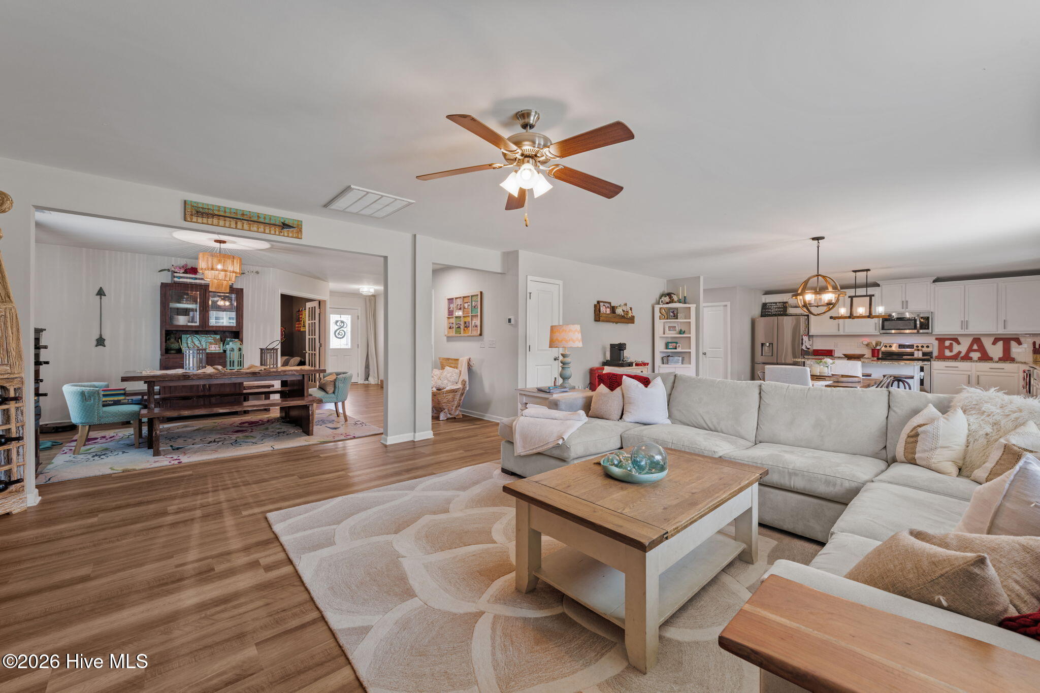 324 Frida Road New Bern, NC 28560 - Photo 14 of 58 Family Room 02