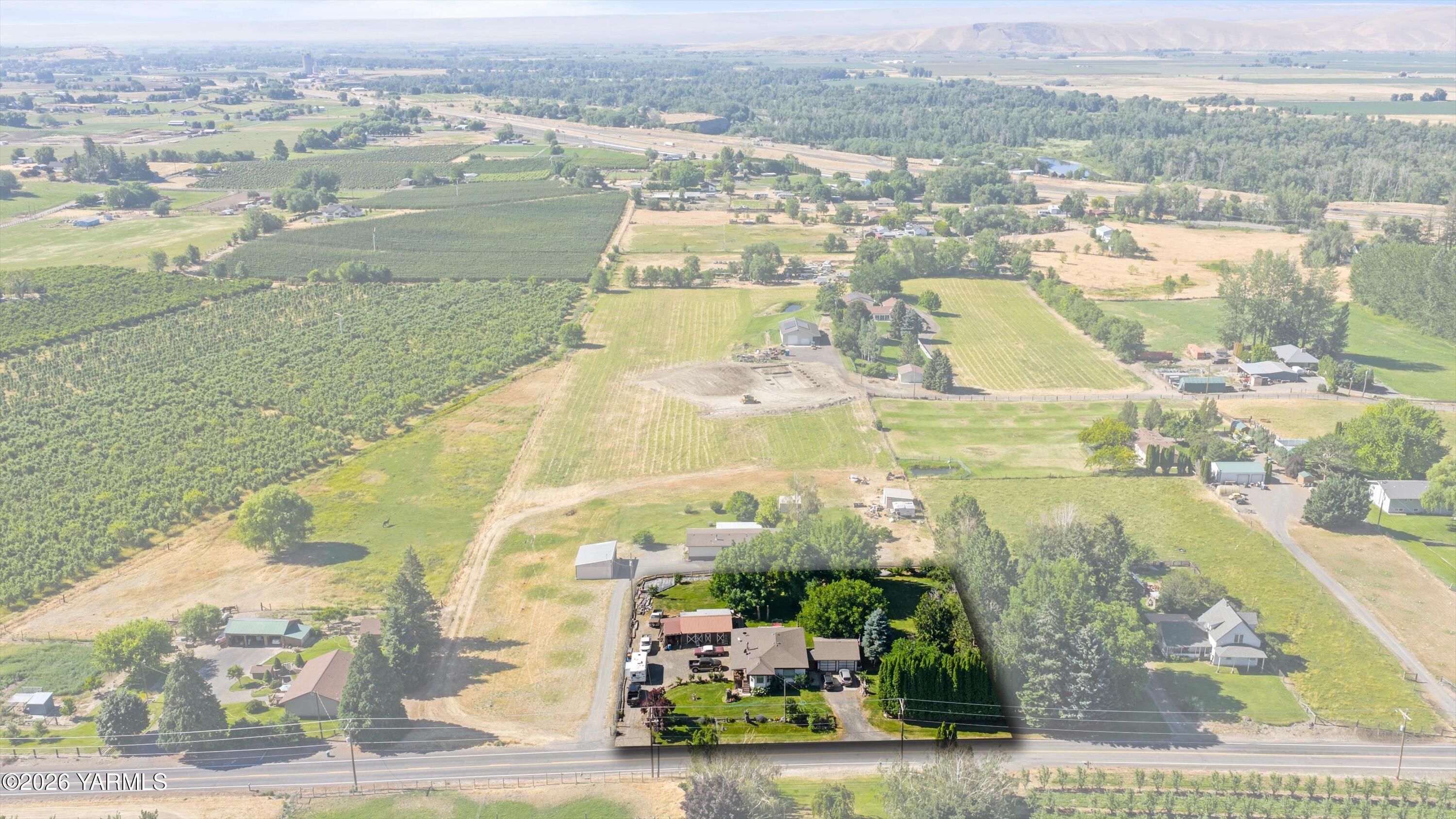 1010 Division Road Zillah, WA 98953 - Photo 3 of 30 27-DJI_20260619092019_0144_D_M4P.jpg_1
