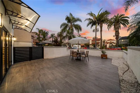 $2,795,000 | 511 9th Street, Huntington Beach, CA 92648
