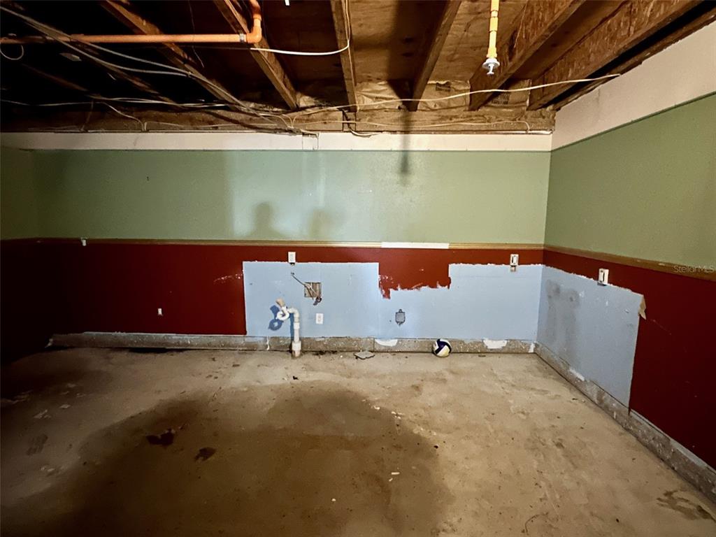 300 Broadview Avenue Altamonte Springs, FL 32701 - Photo 30 of 33 a view of an empty room